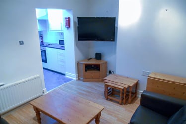 4 bed house, Deuchar Street, Jesmond Vale, Newcastle, NE21JX - Image 1